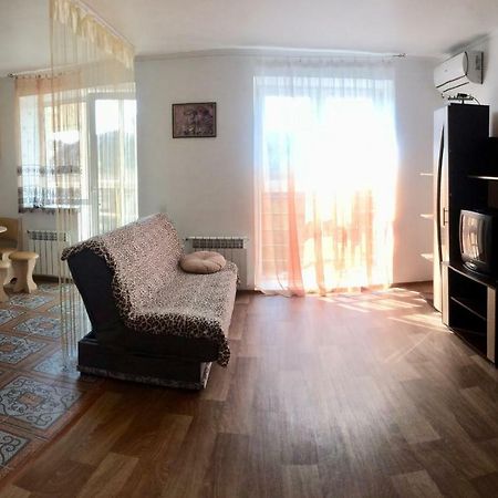 Studio Apartment In Center Poltawa Exterior foto