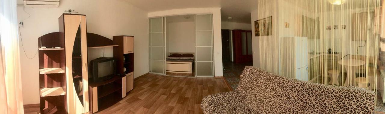Studio Apartment In Center Poltawa Exterior foto